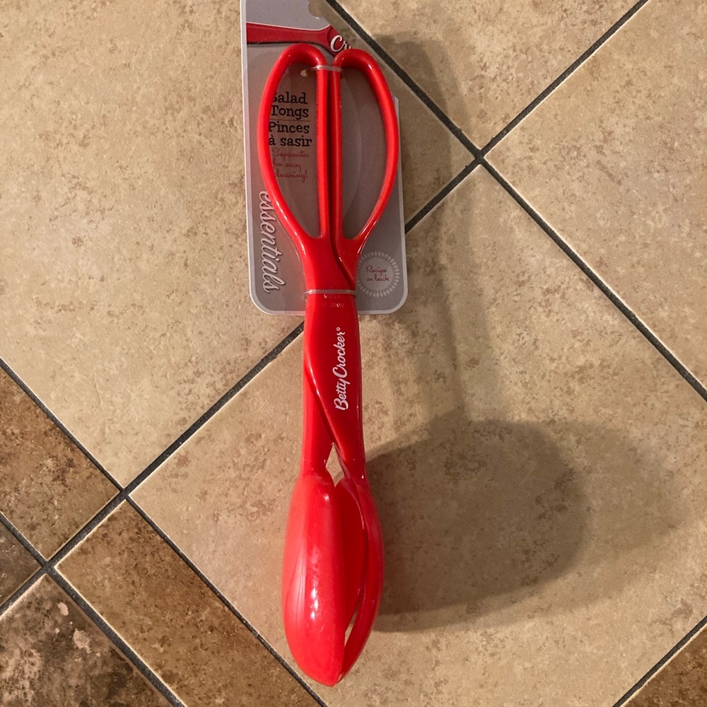 Betty Crocker salad tongs